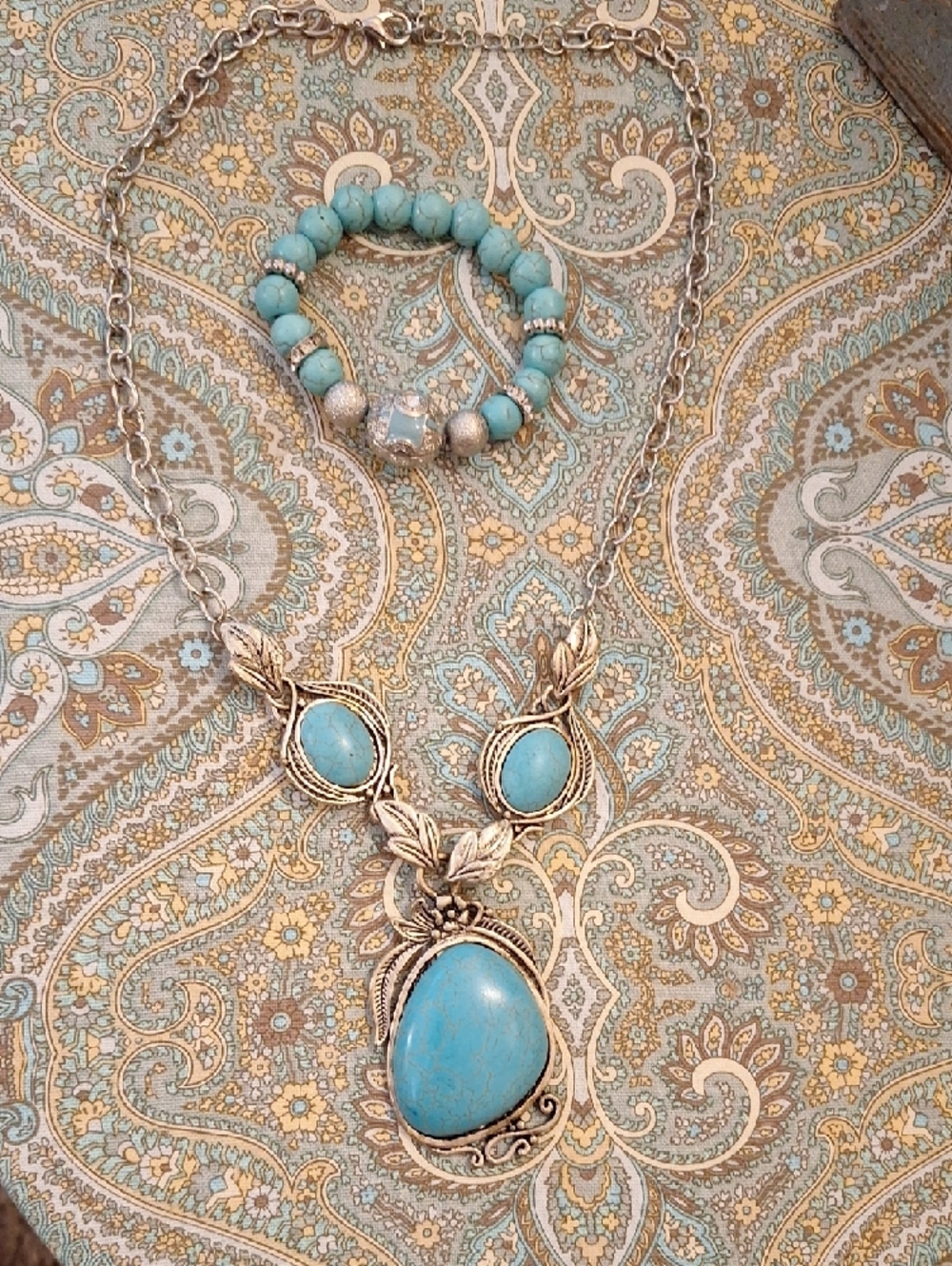 Turquoise Teardrop Statement Necklace & Bracelet Set. Great Condition